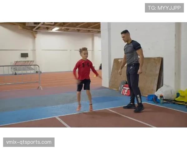 “精英防守训练营”在芝加哥举办，百名青少年球员接受压迫防守专项训练